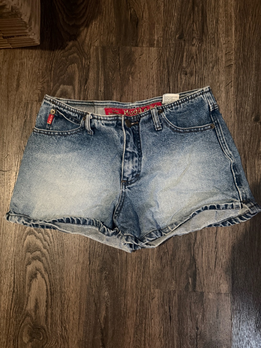 Mudd Red Logo Denim Shorts Y2K Low Rise Light Wash Jean Shorts Size 7